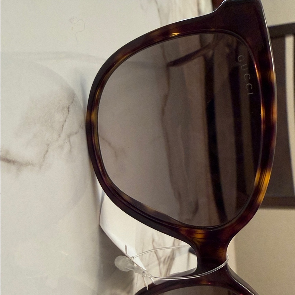 Gucci Brown Tortoise Sunglasses - Picture 10 of 14